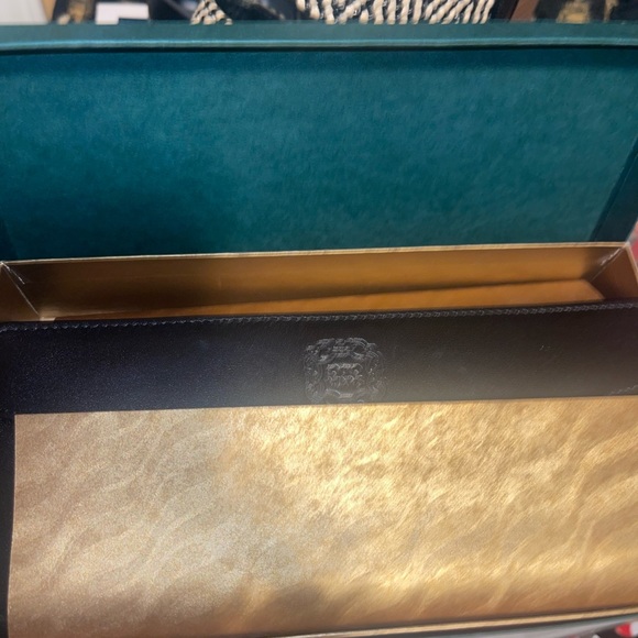 RARE CAN'T FINE ANYMORE- NWT- Vintage Italian Leather Santa Croce wallet - Picture 3 of 10